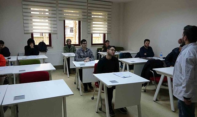 Gençlik merkezinde açılan KPSS kurslarına yoğun ilgi