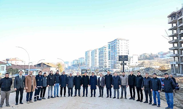 Gürkan, İsmet Paşa Caddesi'ndeki yol çalışmalarını inceledi