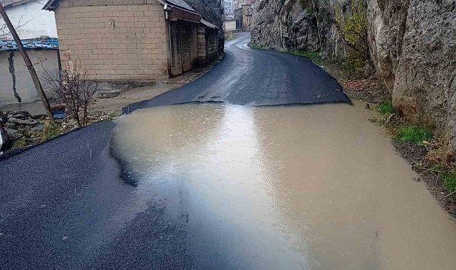 Hakkari'de karla karışık yağmur etkili olmaya başladı