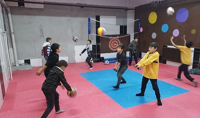 Hamur'da gençler "Değerli Zamanlar"da buluşuyor