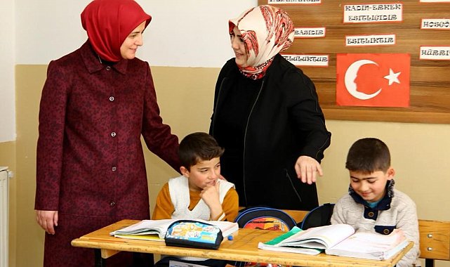 Hanımlardan köy okullarına ziyaret