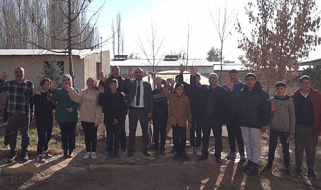 Iğdır'da öğrenciler tarımı uygulamalı olarak öğreniyor