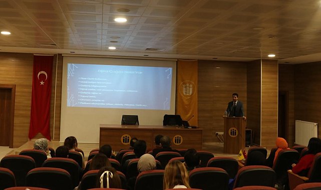 İnönü Üniversitesi'nde 'Dijital Çağda Liderlik' konferansı düzenlendi