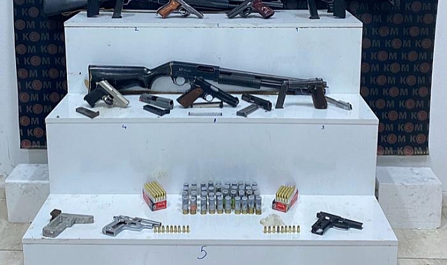 Kars'ta silah imalatı ve ticareti yaptıkları iddiasıyla 8 şüpheli yakalandı