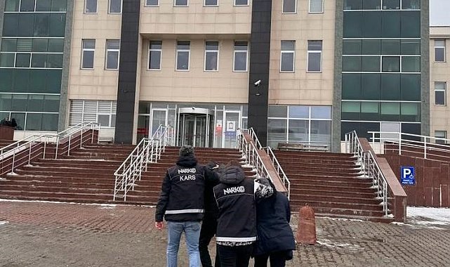 Kars'ta uyuşturucu taciri 2 kişi tutuklandı