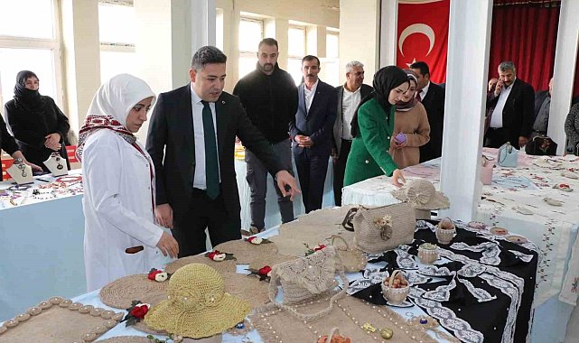 Kaymakam Özçelik, HADEM sergisini gezdi