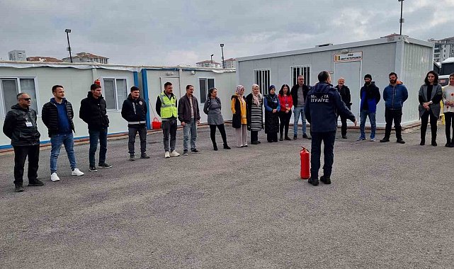 Konteyner kentte kalanlara yangın eğitimi