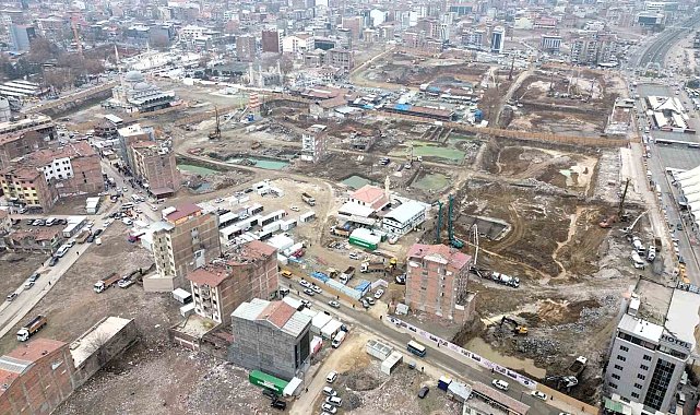Malatya Çarşı Projesi'nde iş makineleri aralıksız çalışıyor