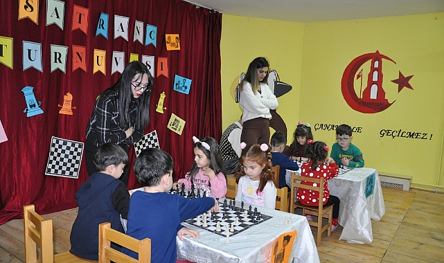 Minikler satranç turnuvasında yarıştı
