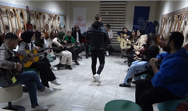 Muş'ta gitar kursuna yoğun ilgi
