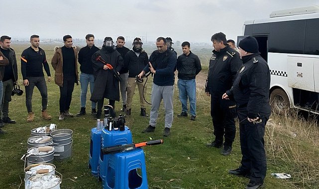 Muş'ta göz yaşartıcı gazlar ve gaz maskelerinin kullanım kursu verildi