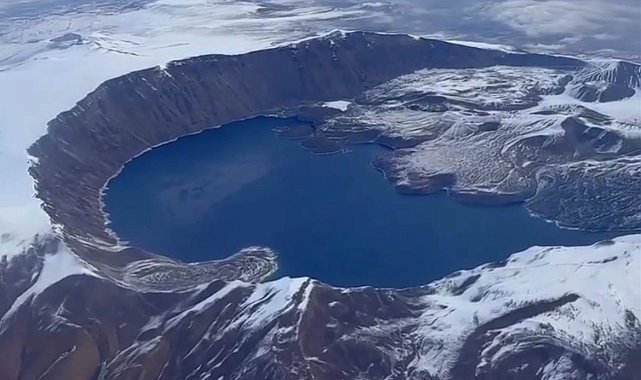 Nemrut Kalderası'nda muhteşem kar görüntüleri