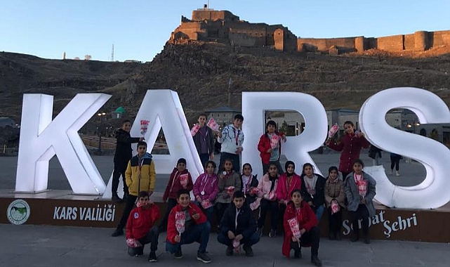 Öğrenciler Kars'ın tarihi yerlerini gezdi