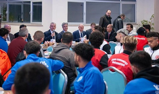 Rektör Levent, sporcular ile buluştu