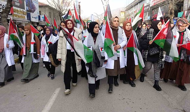 Sağlık çalışanlarından Filistin için 'sessiz yürüyüş'