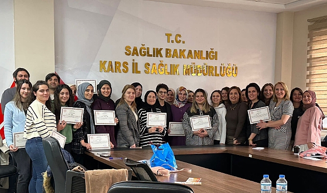 Sağlık personellerine yeni doğan bakım eğitimi verildi