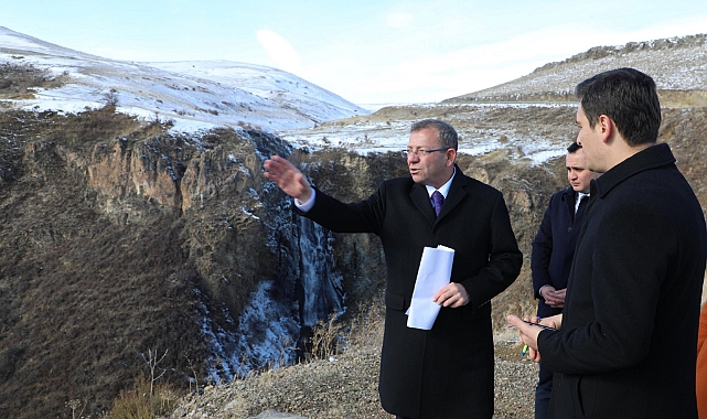 Susuz Şelalesi, yeni çevre düzenlemesiyle misafirlerini ağırlıyor