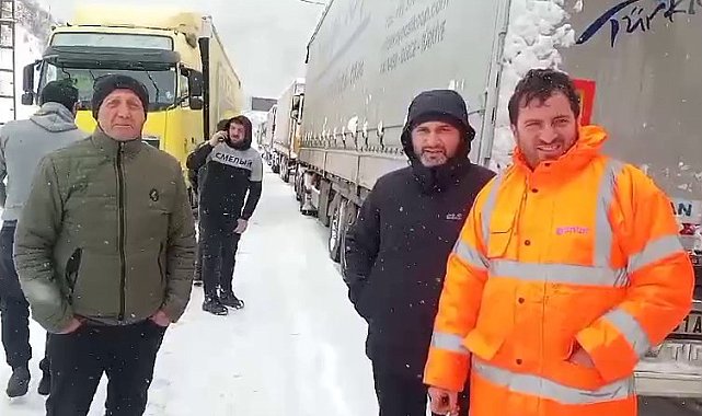 Tır sürücüleri Posof'ta mahsur kaldı
