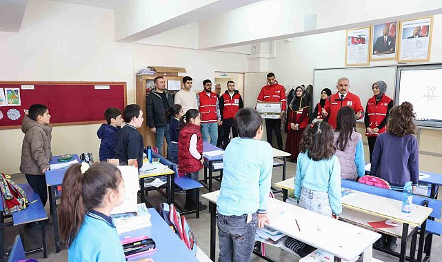 Türk Kızılay'ından 'Türk Malı Haftası' etkinliği