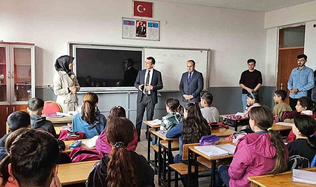 Tutak Kaymakamı Adıbelli, köy okullarını ziyaret etti