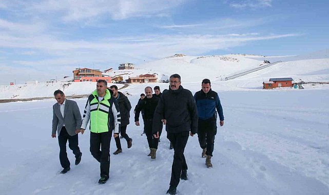 Vali Ali Çelik, yatırımcıları ve kayak severleri Hakkari'ye davet etti