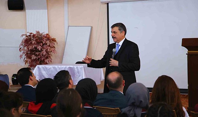 Vali Mustafa Çiftçi öğrencilerle buluştu