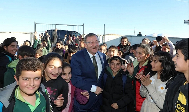 Vali Polat, Halefoğlu Köyünde öğrencilerle bir araya geldi