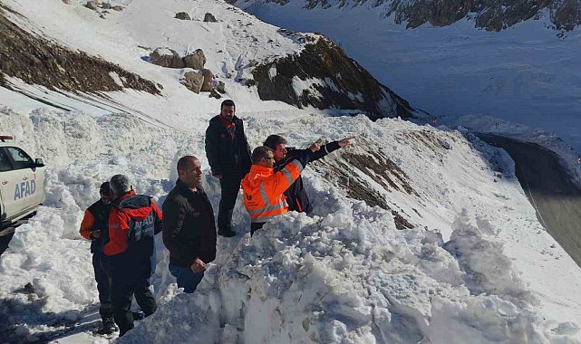 Van-Bahçesaray Pazartesi'ye kadar kapalı