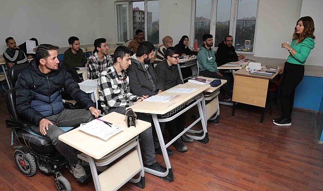 Van Büyükşehir Belediyesi engelliler için EKPSS kursu açtı