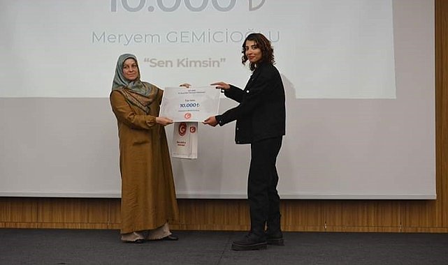 Van YYÜ öğrencisi 'Sen Kimsin' eseriyle birinci oldu