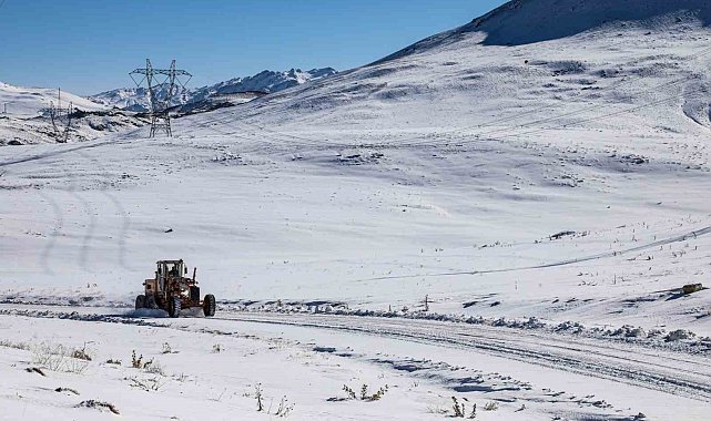 Van&#039;da 272 yerleşim yerinin yolu ulaşıma kapandı