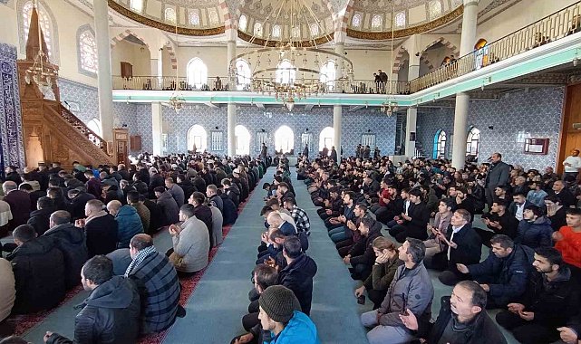 Van'daki camilerde Filistin için dua edildi