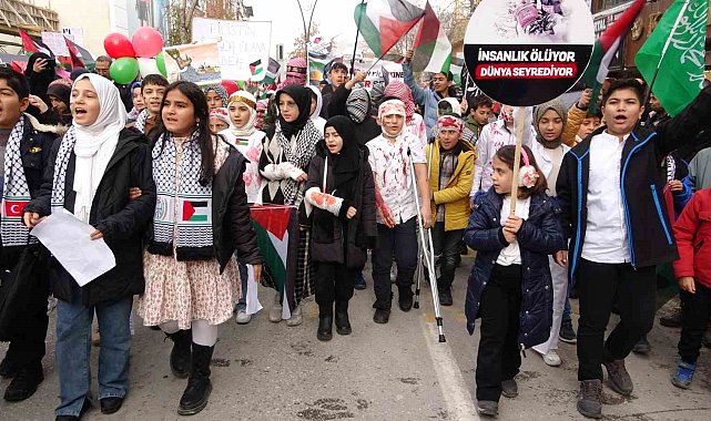 Vanlı çocuklar Filistin için yürüdü