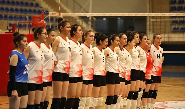 Voleybolda Van derbisinin galibi Büyükşehir Belediyespor oldu