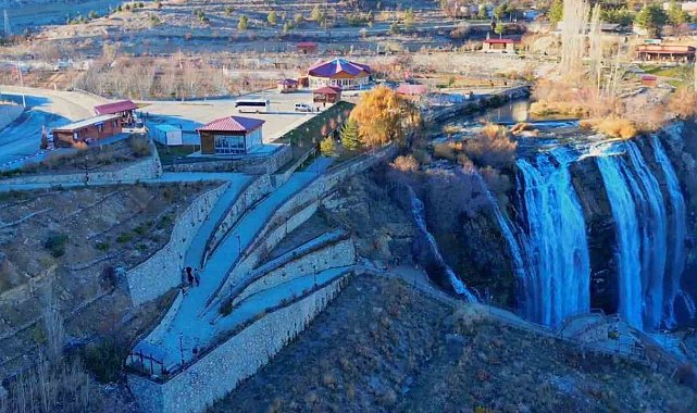 Yazın başka kışın başka güzel