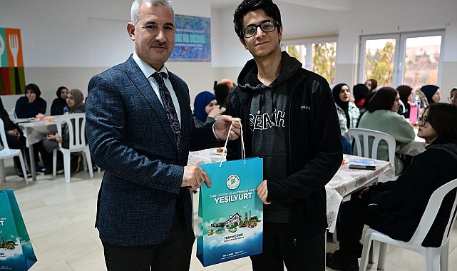 Yeşilyurt'ta öğrencilerle aşure etkinliği