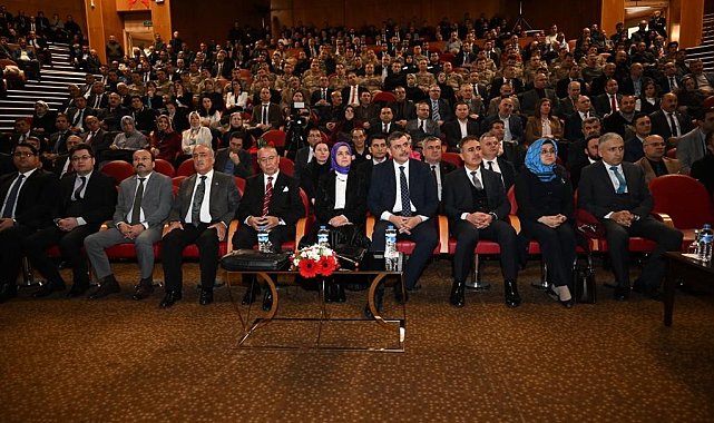 Yöneticilere "Kamusal Yaşamda Protokol ve Davranış Kuralları" anlatıldı