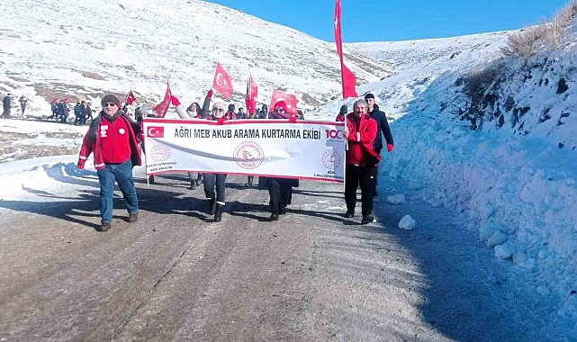Ağrı MEB AKUB üyeleri Sarıkamış'ta şehitleri andı