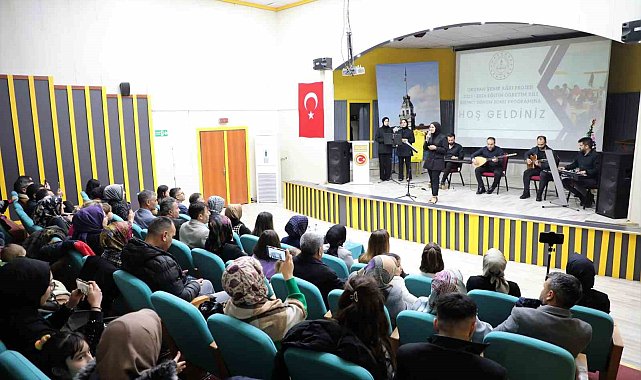 Ağrı'da şiir ve tiyatro şöleni