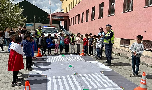 Ağrı'da Trafik Jandarması'ndan rekor denetim ve eğitim