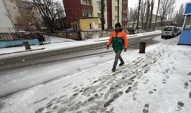 Ardahan'da kar etkili oldu