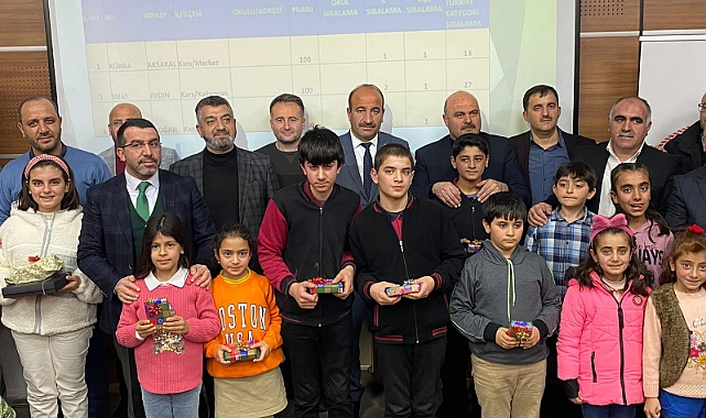 Aydınlık yarınlara kitap okuma ödül töreni Kars'ta yapıldı