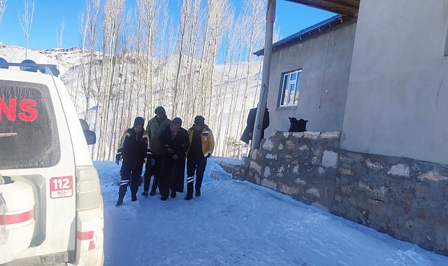 Başkale'de hasta kurtarma operasyonu