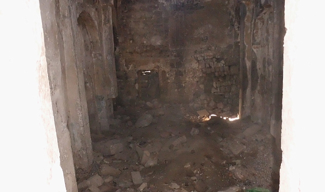 Beşik Kilise kurtarılmayı bekliyor