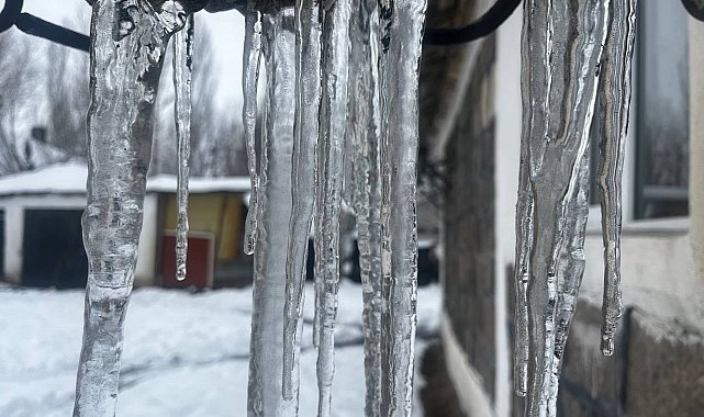 Beyaza bürünen Ağrı buz tuttu