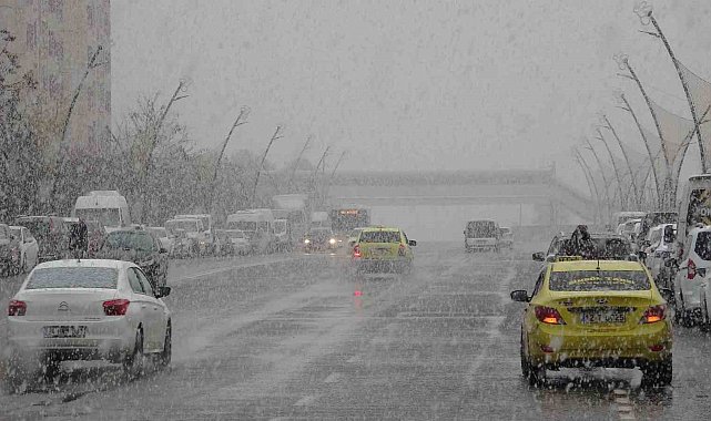 Bingöl merkezde beklenen kar yağışı başladı