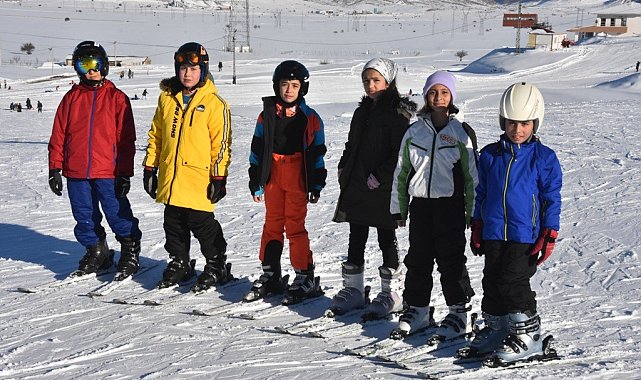 Bitlis'te kayak sezonu açıldı