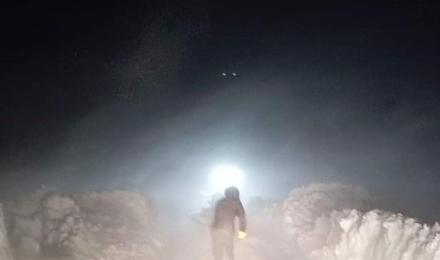 Bitlis'te yol açma çalışmaları devam ediyor