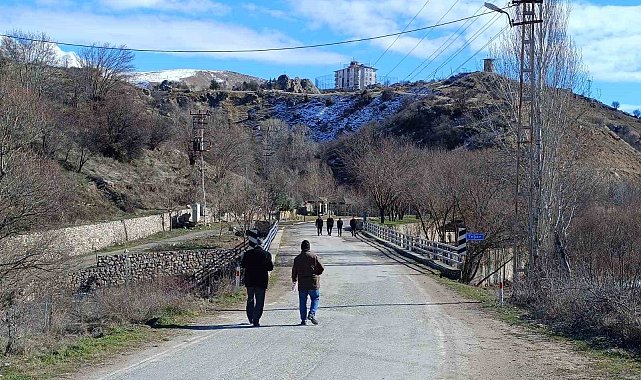 Çemişgezek ilçesinde kar mutluluğu kısa sürdü