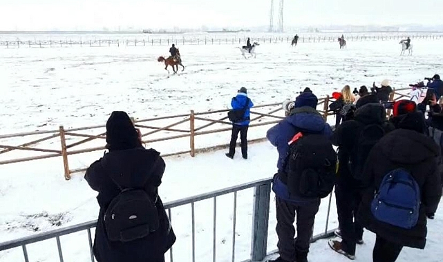 Cirit kulüpleri gösterileri ile büyük alkış alıyor